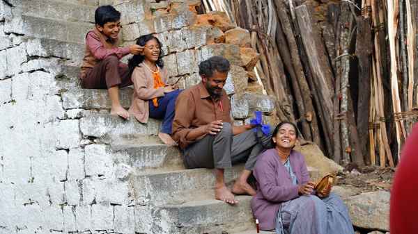 Akka Kuruvi Poster 3