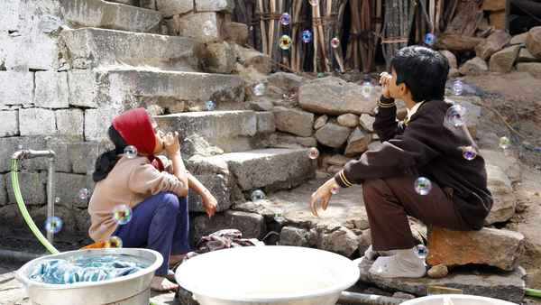 Akka Kuruvi Poster 5