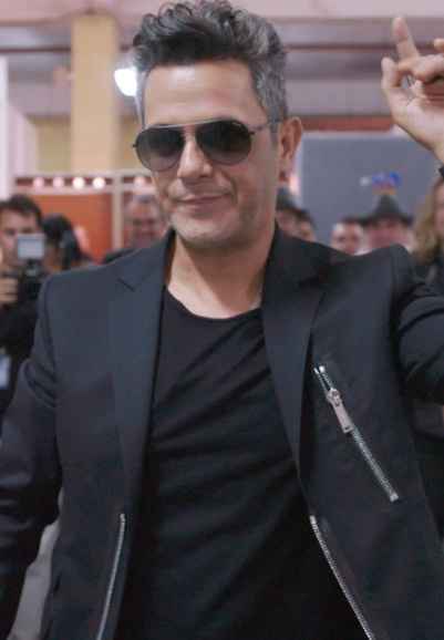Alejandro Sanz: What I Was Is What I Am