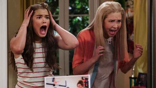 Alexa & Katie Poster 4