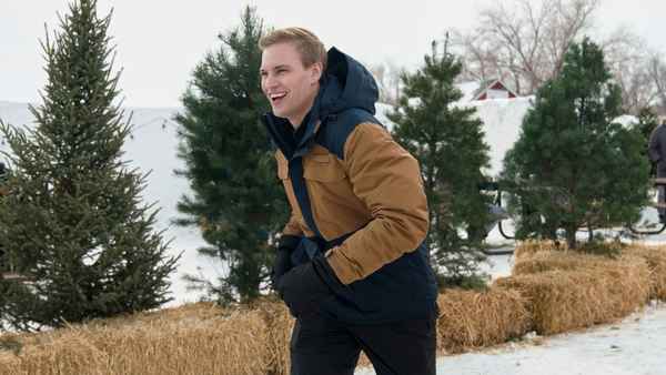 Amazing Winter Romance Poster 5