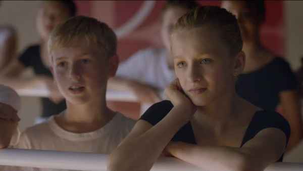 An American Girl: Isabelle Dances Into the Spotlight Poster 2