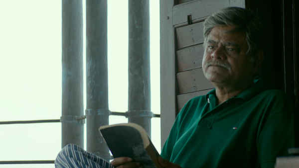 Angrezi Mein Kehte Hain Poster 2