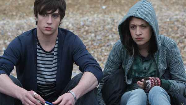 Angus, Thongs and Perfect Snogging Poster 4