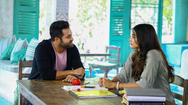 Aravindha Sametha Veera Raghava Poster 1