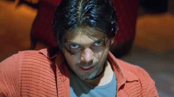 Arinthum Ariyamalum Poster 2