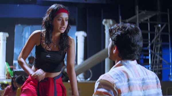 Arinthum Ariyamalum Poster 3