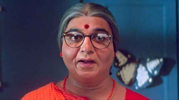 Avvai Shanmugi Poster 4