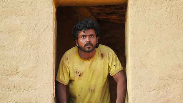 Ayirathil Oruvan Poster 4