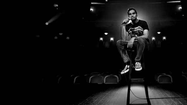 Aziz Ansari: RIGHT NOW Poster 2