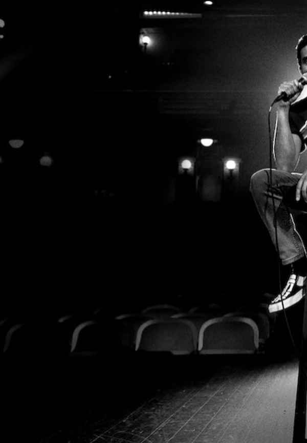 Aziz Ansari: RIGHT NOW Poster 5