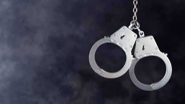 Bad Surgeon: Love Under the Knife Poster 2