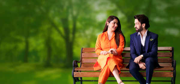 Bade Achhe Lagte Hain Poster 3