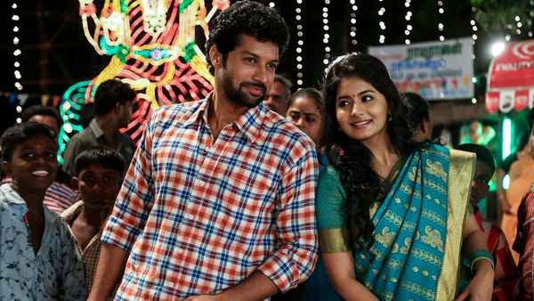 Bayama Irukku Poster 1