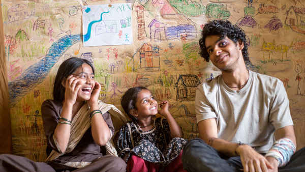 Beyond the Clouds Poster 1