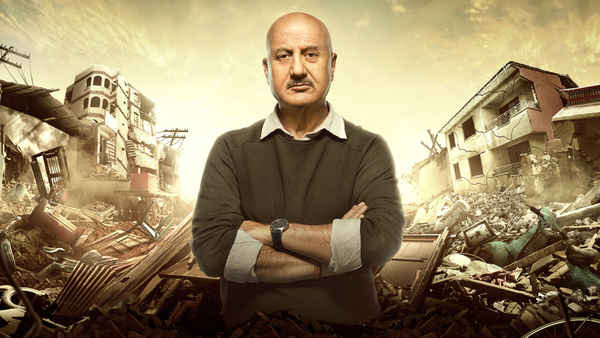 Bhuj: The Day India Shook Poster 4