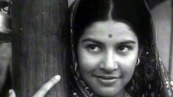 Bhuvan Shome Poster 7