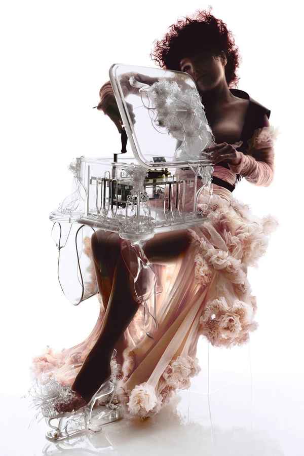 Björk: Vespertine Live – Royal Opera House 2001 Poster 4