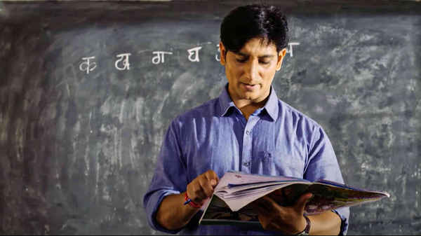 Blackboard vs Whiteboard Poster 3