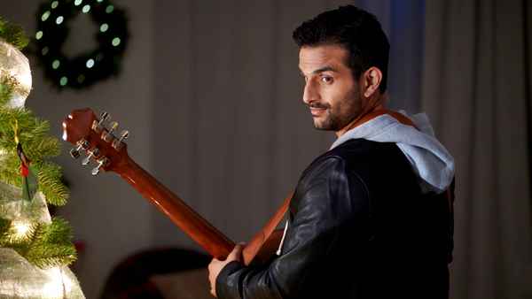 Boyfriends of Christmas Past Poster 1