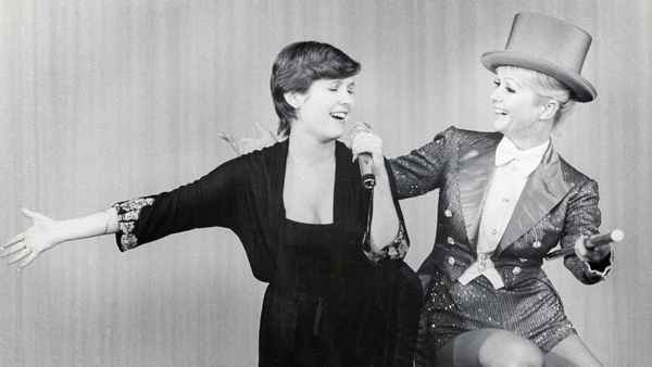 Bright Lights: Starring Carrie Fisher and Debbie Reynolds Poster 2