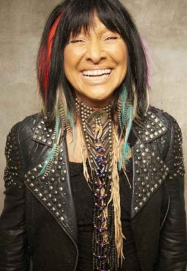 Buffy Sainte-Marie: Carry It On Poster 4