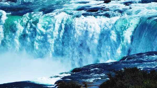 Chasing Niagara Poster 2