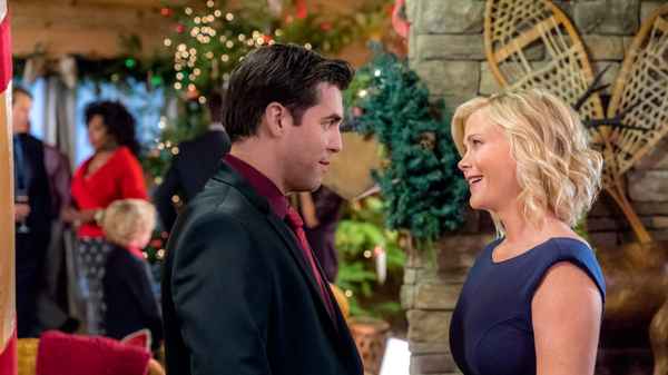 Christmas at Holly Lodge Poster 3