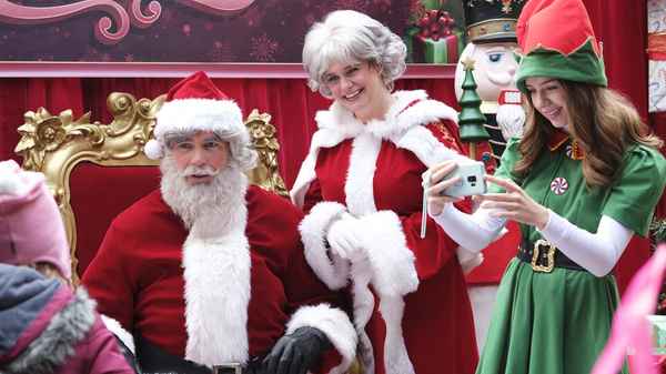 Christmas on Candy Cane Lane Poster 6