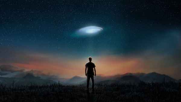 Close Encounters of the Fifth Kind Poster 3