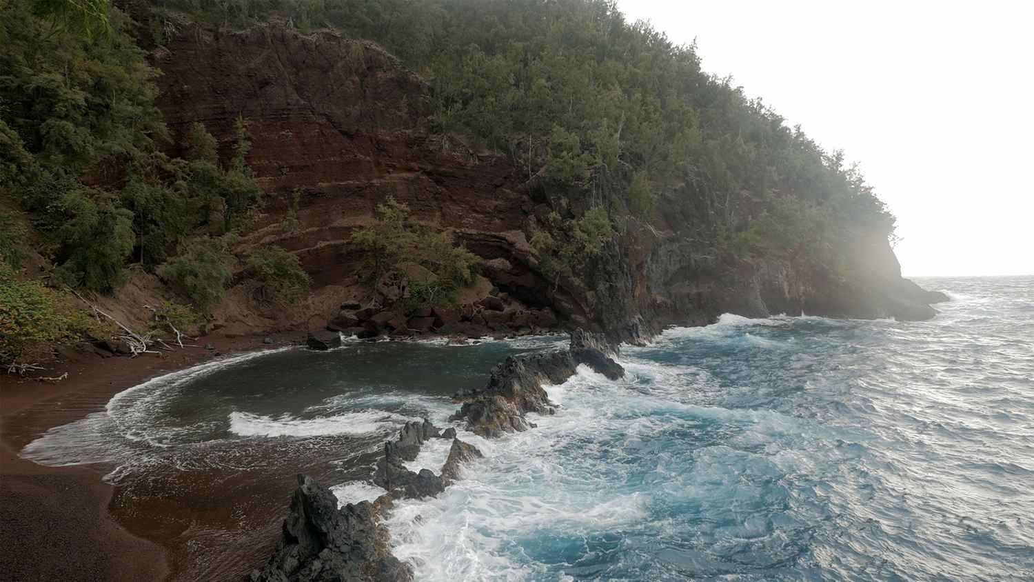 Crashing Waves: Hawaii
