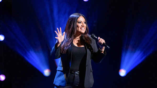 Cristela Alonzo: Middle Classy Poster 4