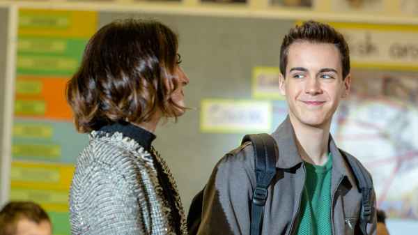 Date with Love Poster 1