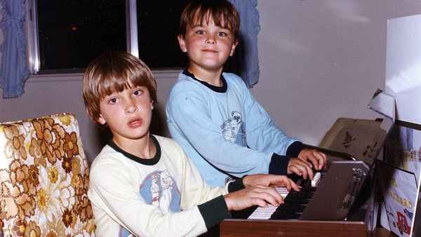 Dear Zachary: A Letter to a Son About His Father Poster 4