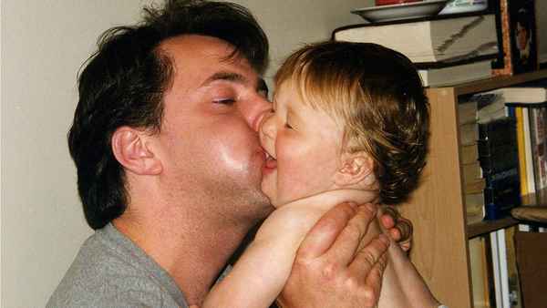 Dear Zachary: A Letter to a Son About His Father Poster 3