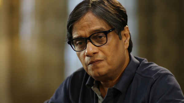 Dekhne Mein Kya Harj Hai Poster 2