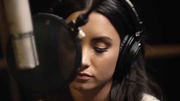 Demi Lovato: Simply Complicated Poster 3