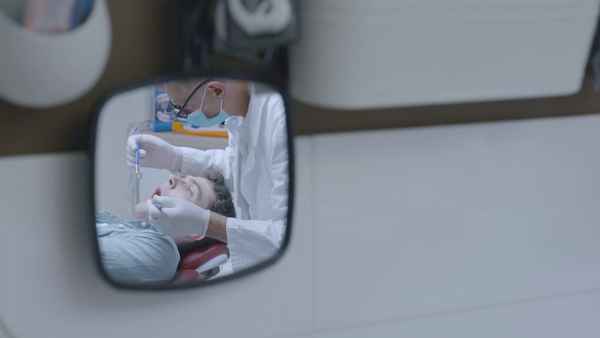 Dental dysphoria Poster 4