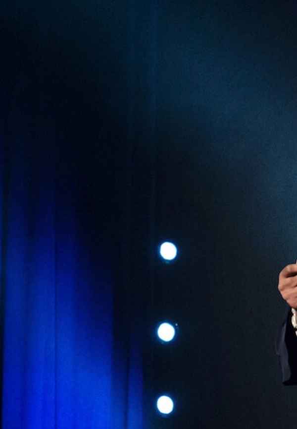 Deon Cole: Charleen's Boy Poster 5