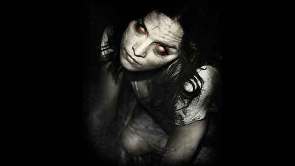 Devil's Due Poster 1