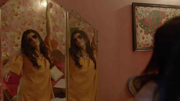 Dolly Kitty and Those Twinkling Stars Poster 7