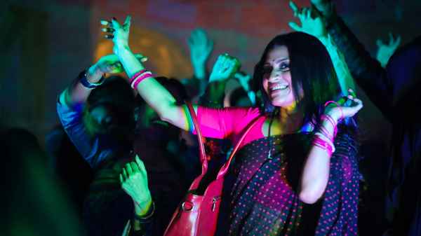 Dolly Kitty and Those Twinkling Stars Poster 2