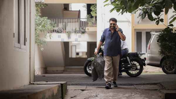 Dominic and The Ladies' purse Poster 6