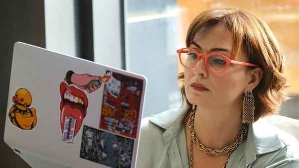 Don't Leave Poster 5