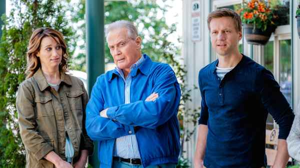 Eat, Play, Love Poster 2