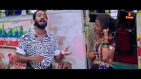 Ee Parakkum Thalika Poster 1