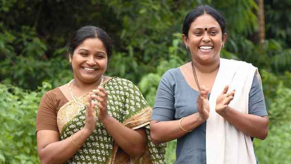 Elsamma Enna Aankutty Poster 1