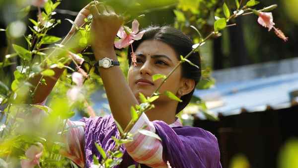 En Aaloda Seruppa Kaanom Poster 5