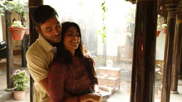 Enai Noki Paayum Thota Poster 1