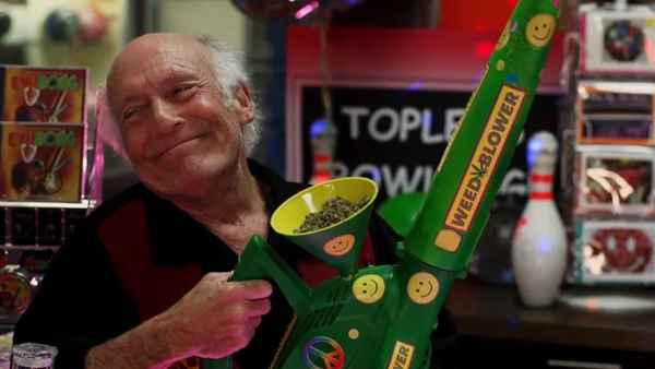 Evil Bong 420 Poster 3